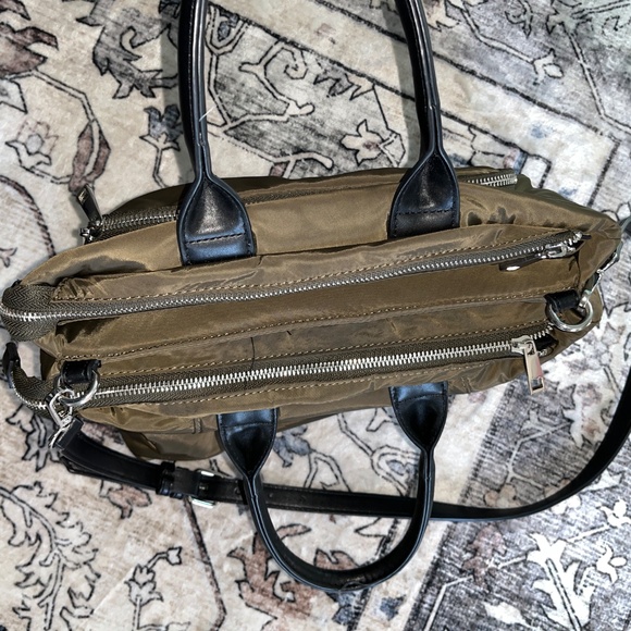 Zara two-way tote bag, with multiple zippers and detachable shoulder strap, EUC. - Picture 4 of 16